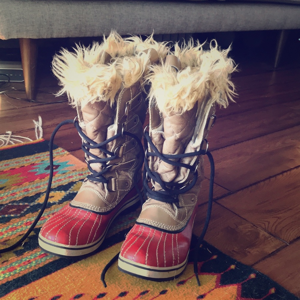 Women’s Sorel Tofino winter boots size 7(US)